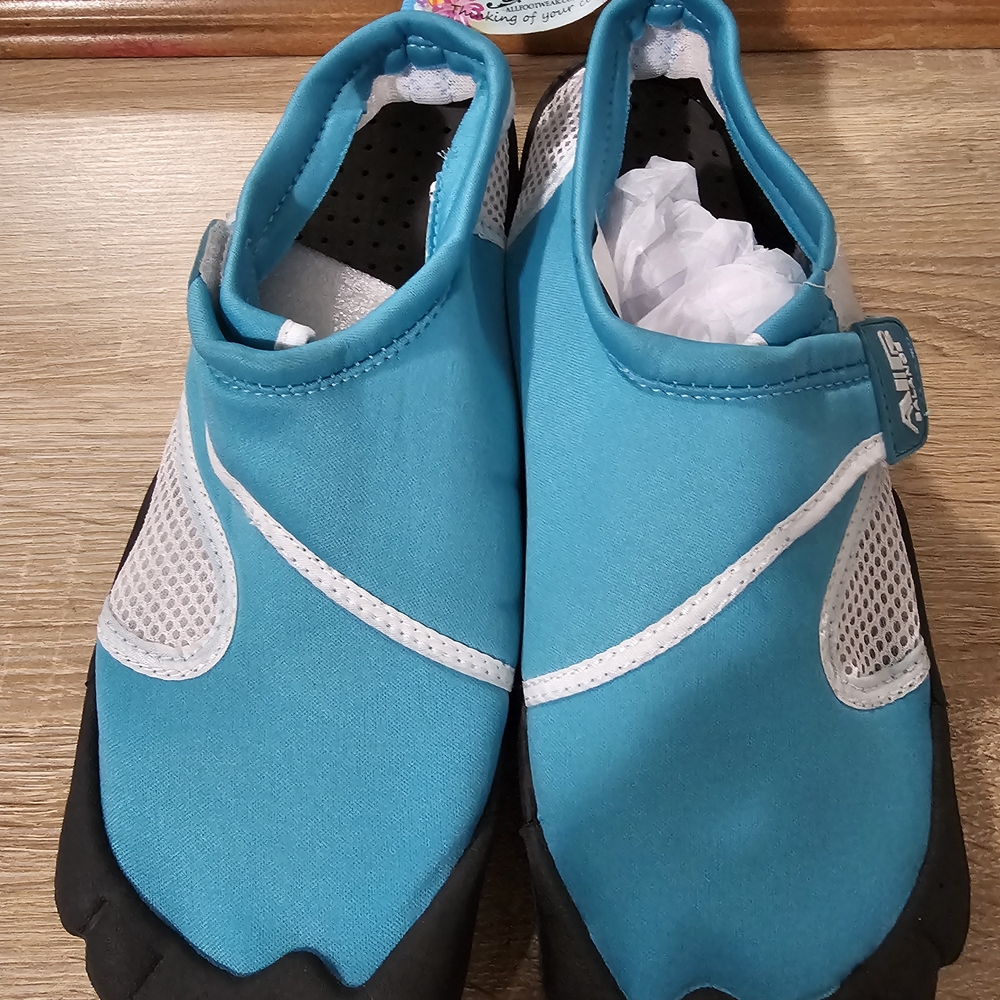 Air Balance Women's Aqua and Black Shoes